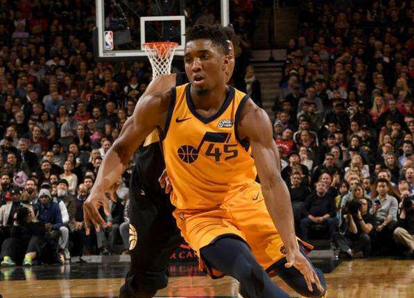 乔治作为球 乔治作为球